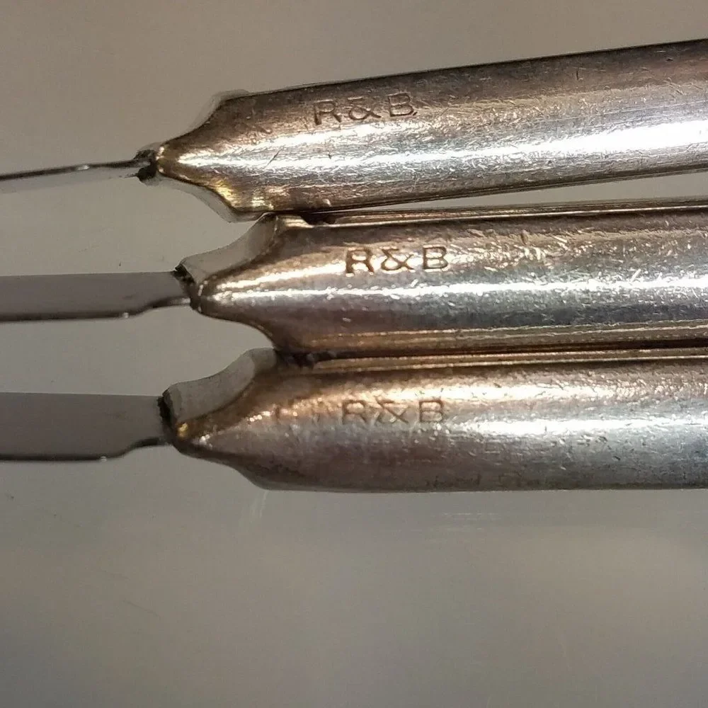 Roberts & Belk Sheffield England 3 Luncheon Knives 1926 Vintage Lyric I Pattern